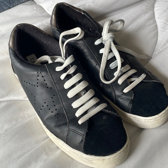 Steve Madden Shoes - Steve Madden Rezume sneakers